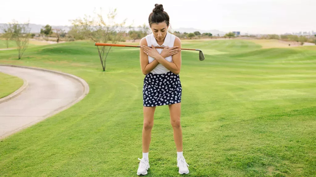 7 ejercicios esenciales para mejorar tu swing de golf, según un entrenador