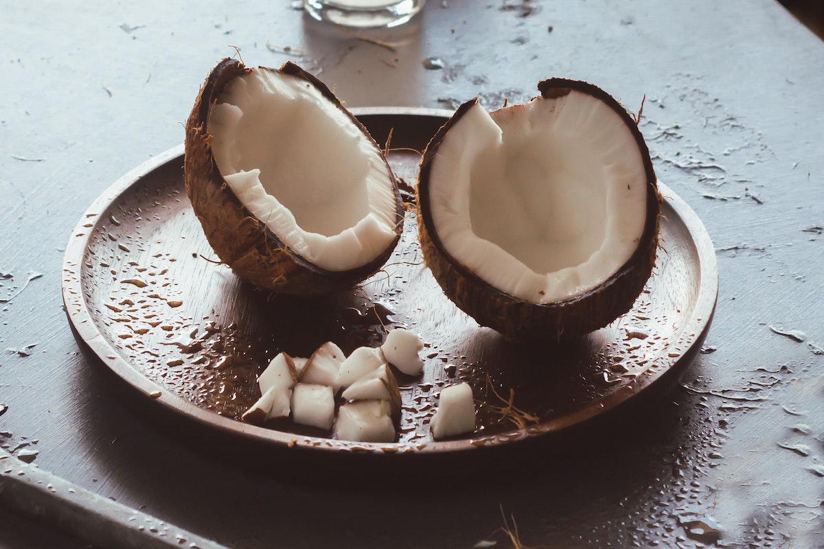 
		8 datos saludables sobre los beneficios del agua de coco