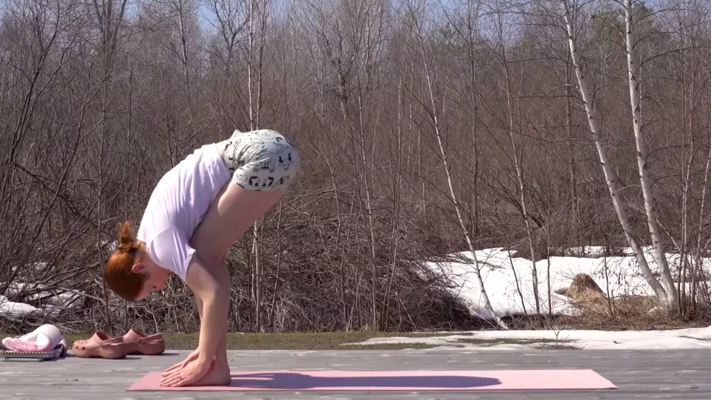 Práctica de yoga de 20 minutos que te ayudará a sentirte con los pies en la tierra como un Tauro