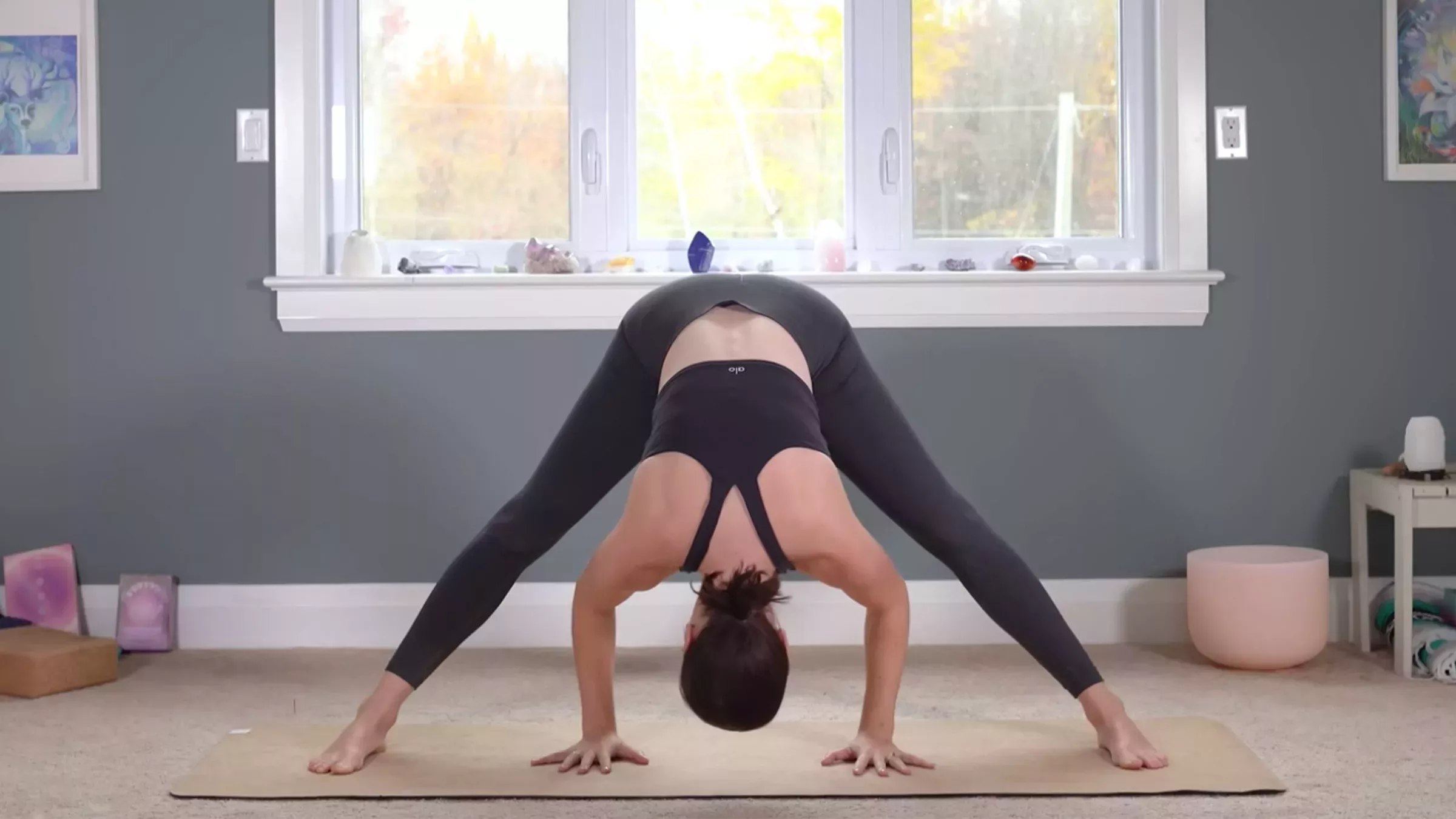 Práctica de yoga de 30 minutos para abrazar el idealismo de Acuario