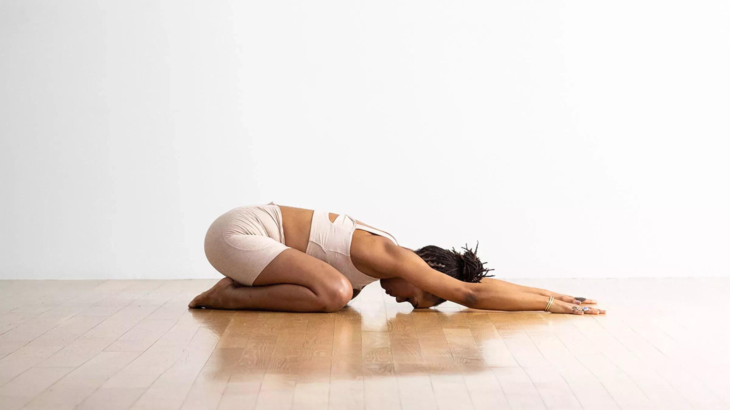 6 cosas que puede estar haciendo en yoga que son malas para su espalda