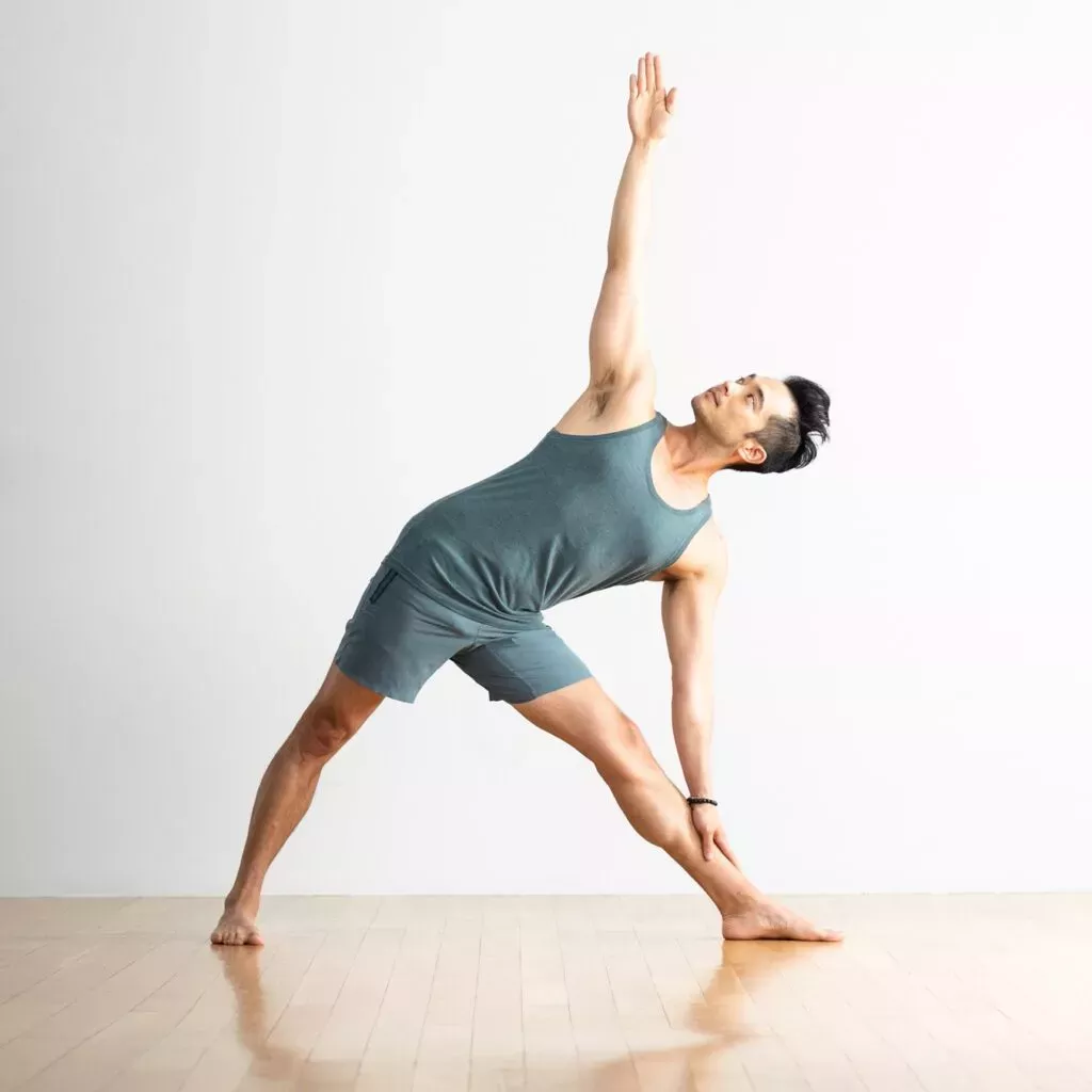 6 cosas que puede estar haciendo en yoga que son malas para su espalda