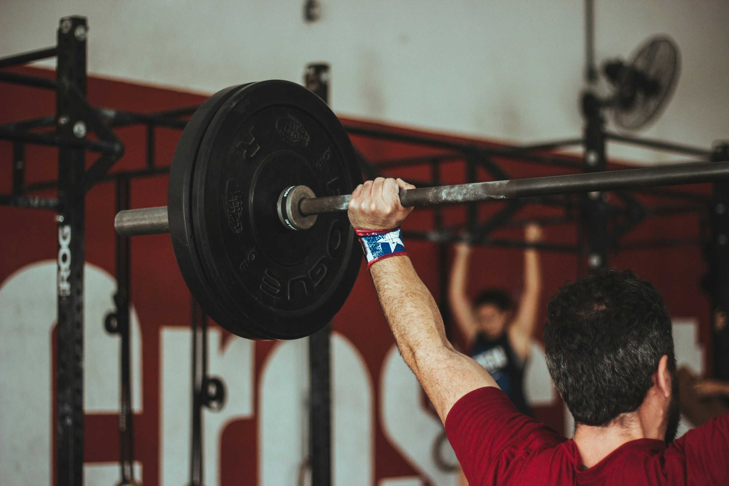 
		¿Debes hacer cardio antes o después de las pesas? La respuesta depende de tus objetivos