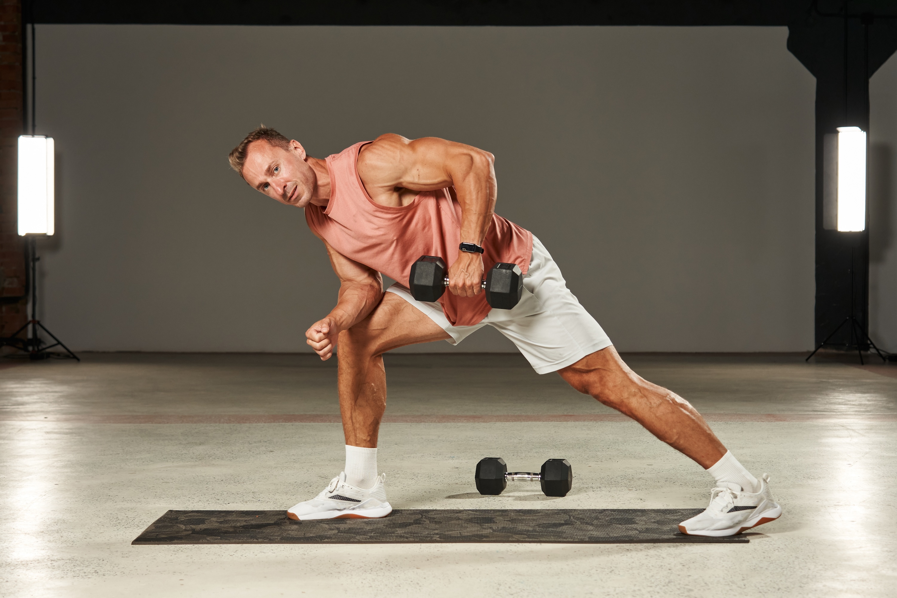 
		Los mejores ejercicios para los deltoides traseros: Añádelos a tu rutina de ejercicios