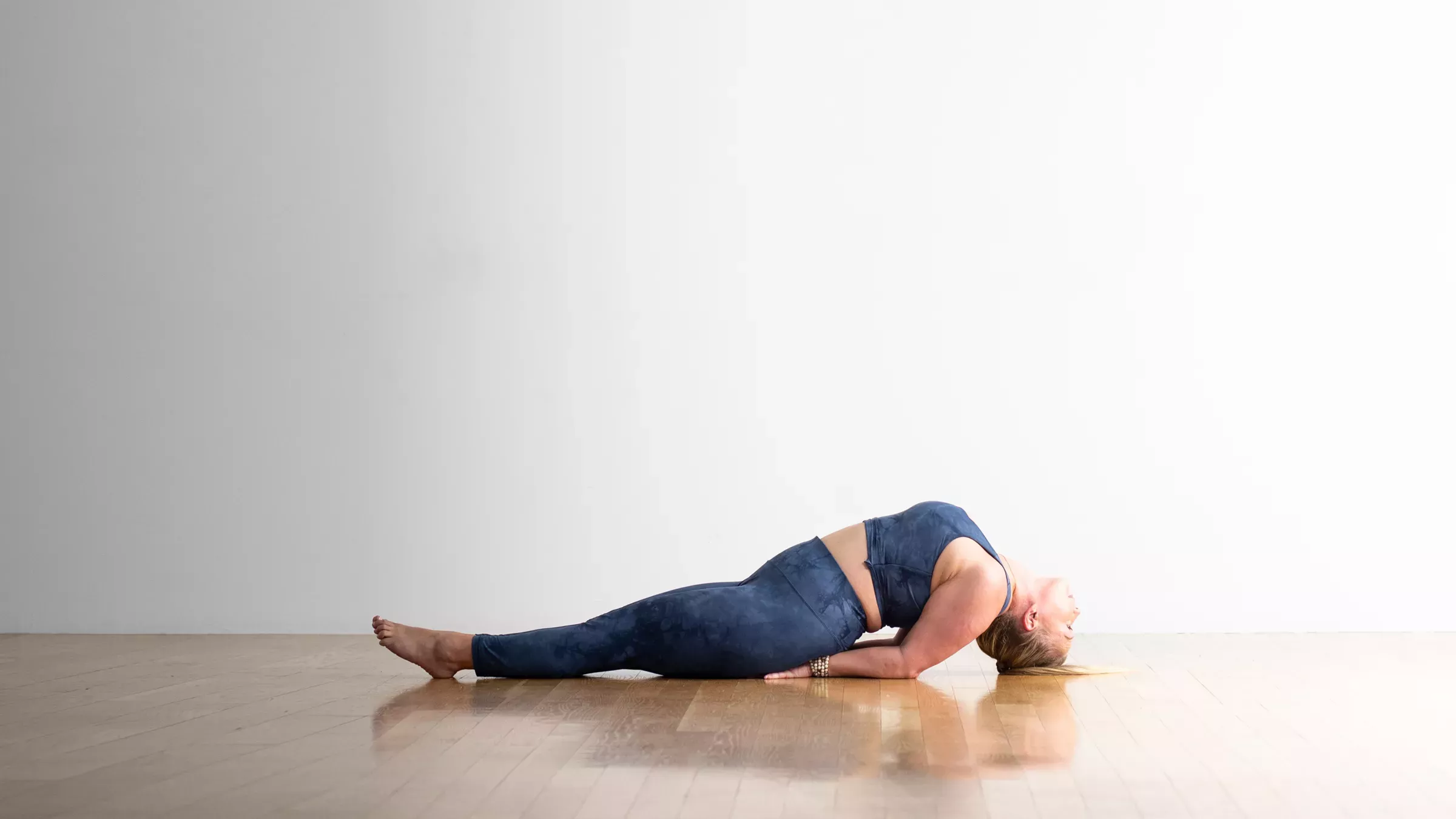 No, su cuerpo no puede hacer necesariamente todas las flexiones de espalda del yoga. Entonces, ¿cuáles son las adecuadas para usted?