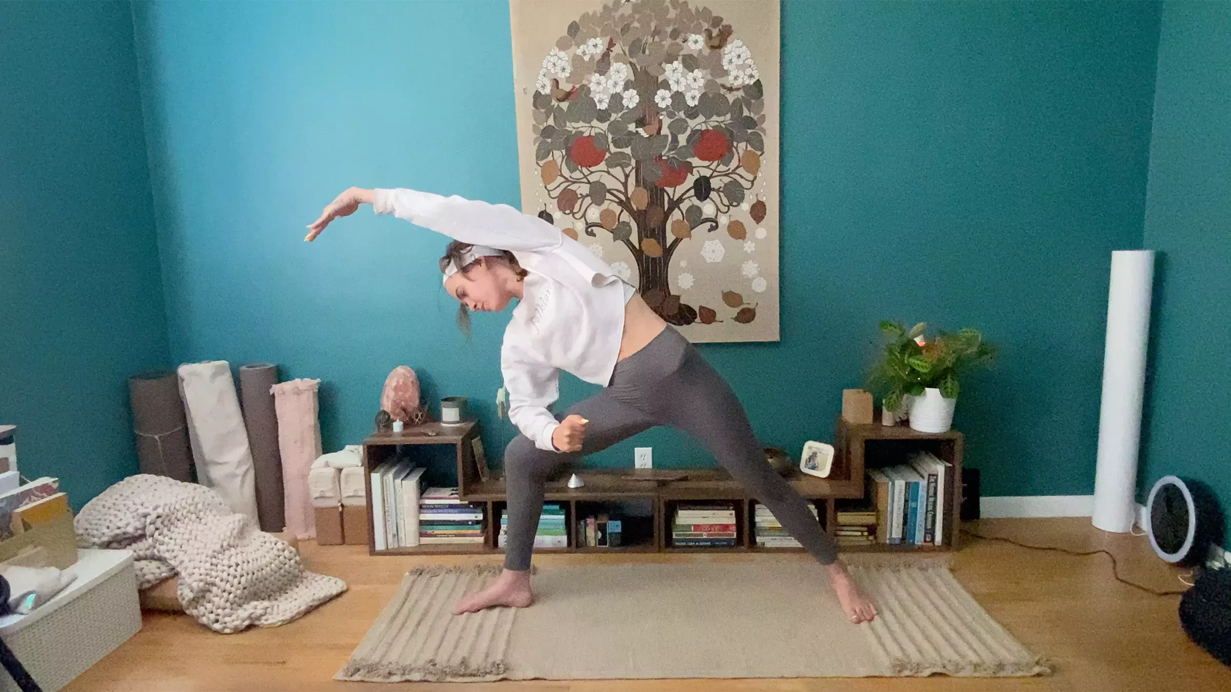 Una práctica de yoga de espíritu libre para la Luna Llena en Sagitario