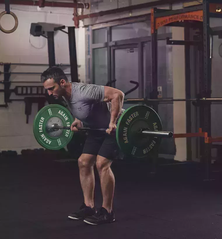 Ejercicios con barra para cada grupo muscular
