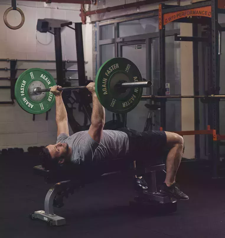 Ejercicios con barra para cada grupo muscular