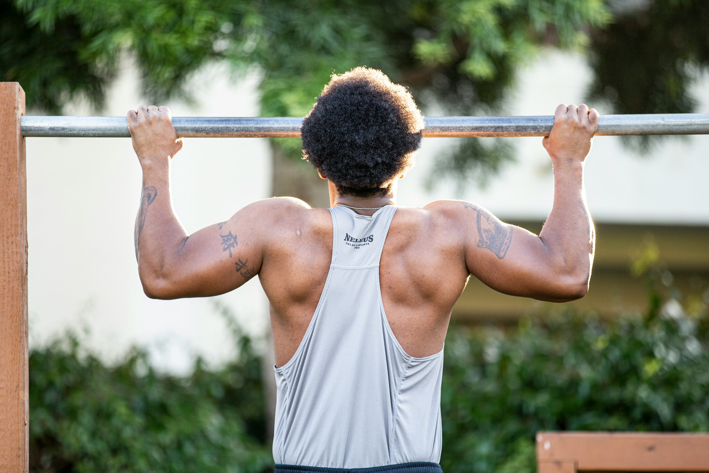 
		Chin up vs pull up: ¿Cuál es la diferencia?