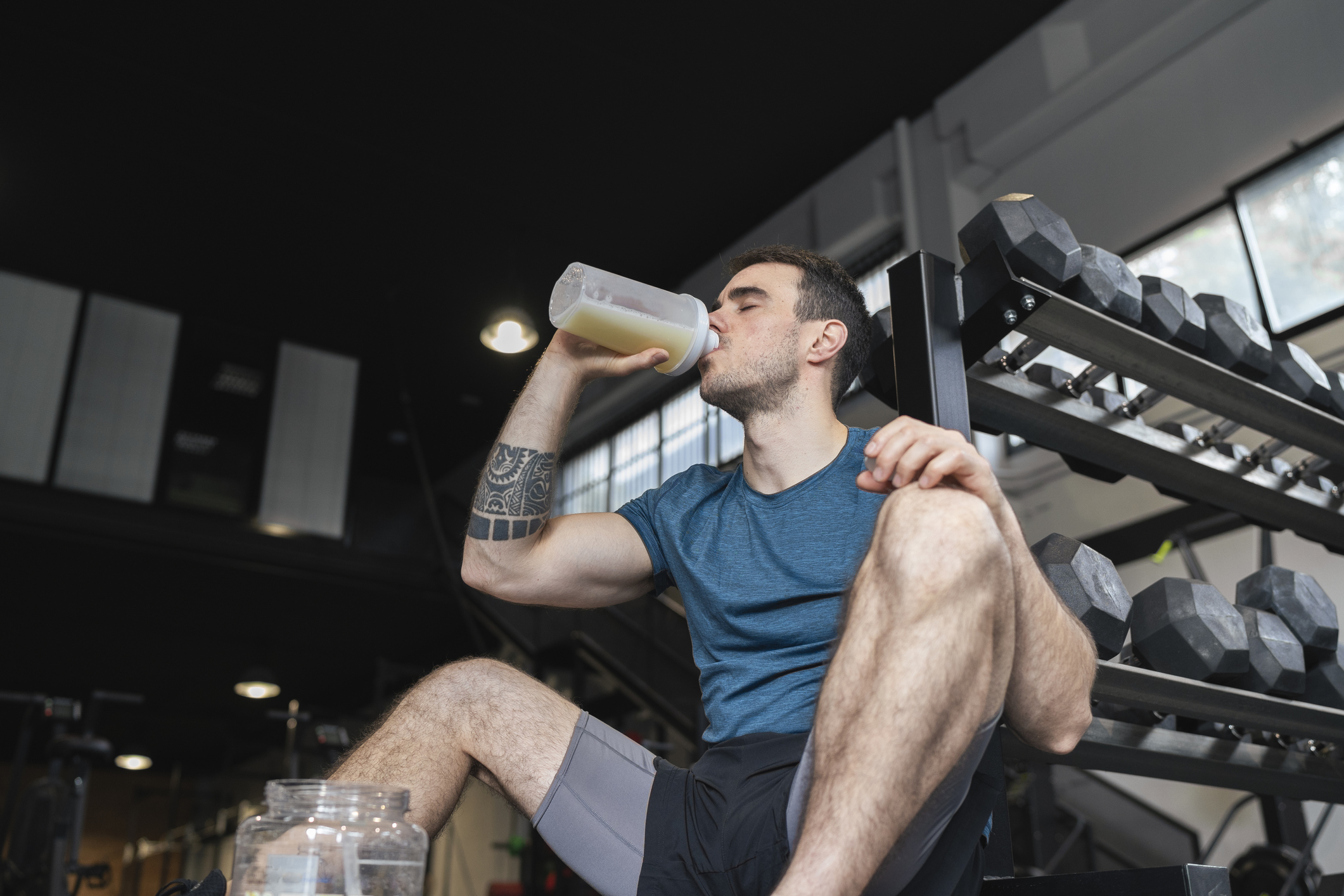 
		¿Hay que tomar un batido de proteínas antes o después de entrenar?