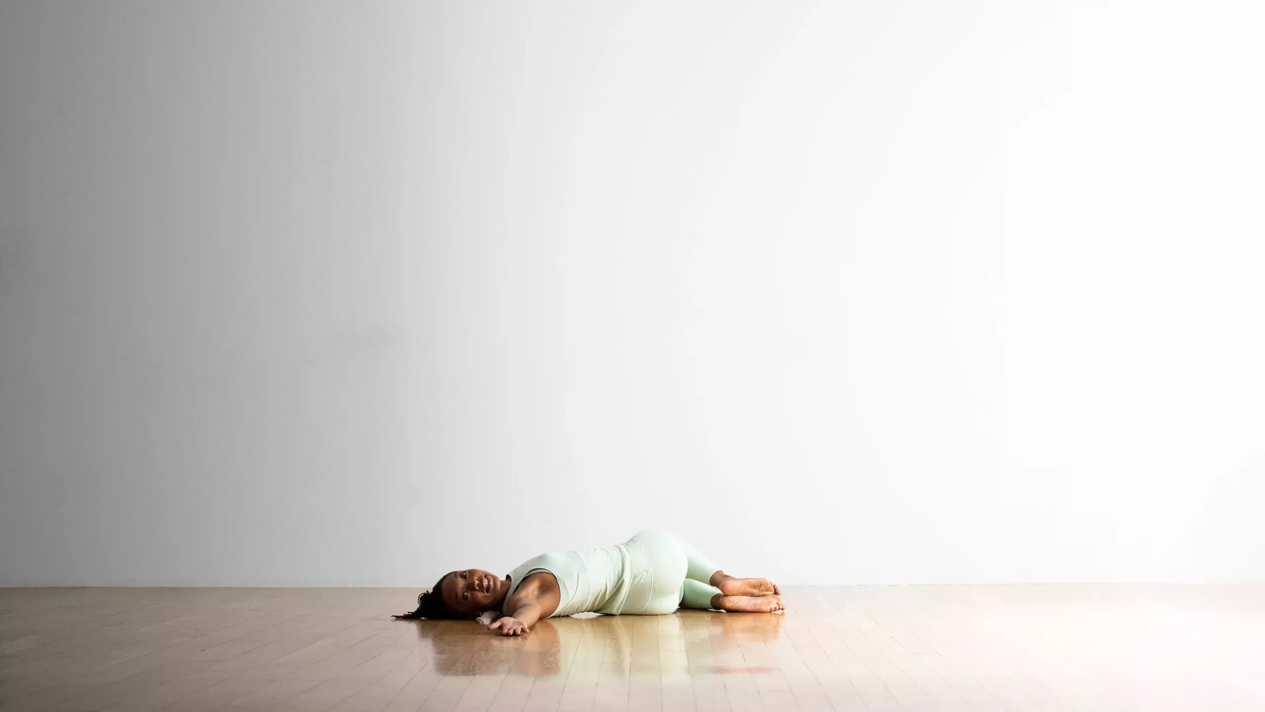 Un flujo de yoga para el equinoccio de otoño que le ayudará a sentirse enraizado y equilibrado