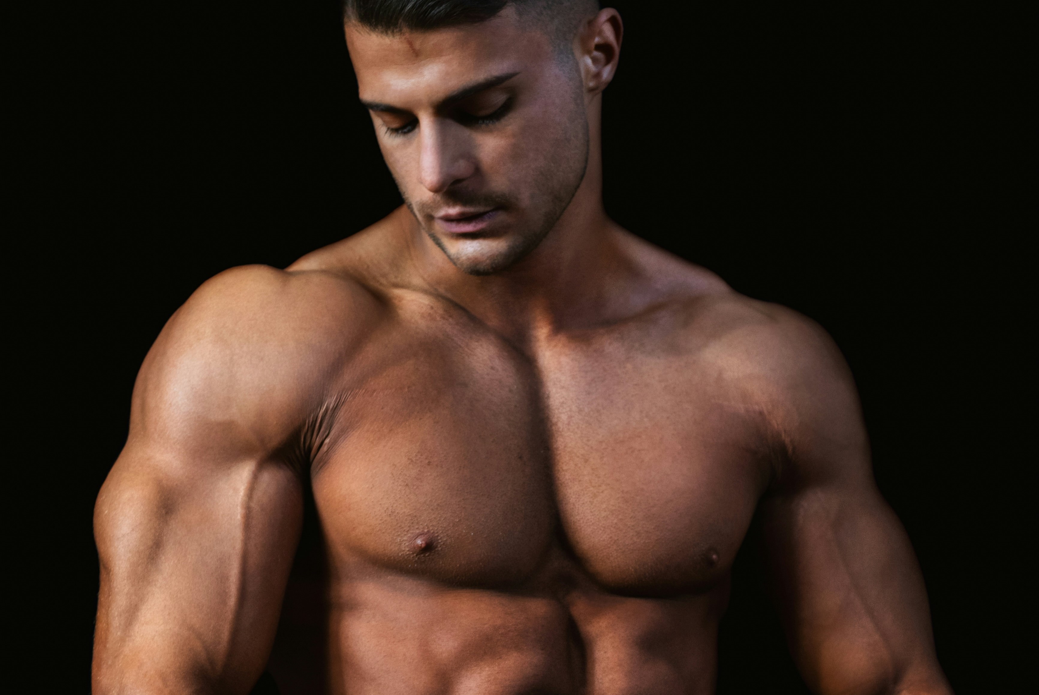 
		Los mejores ejercicios de pectorales para un pecho más fuerte y definido