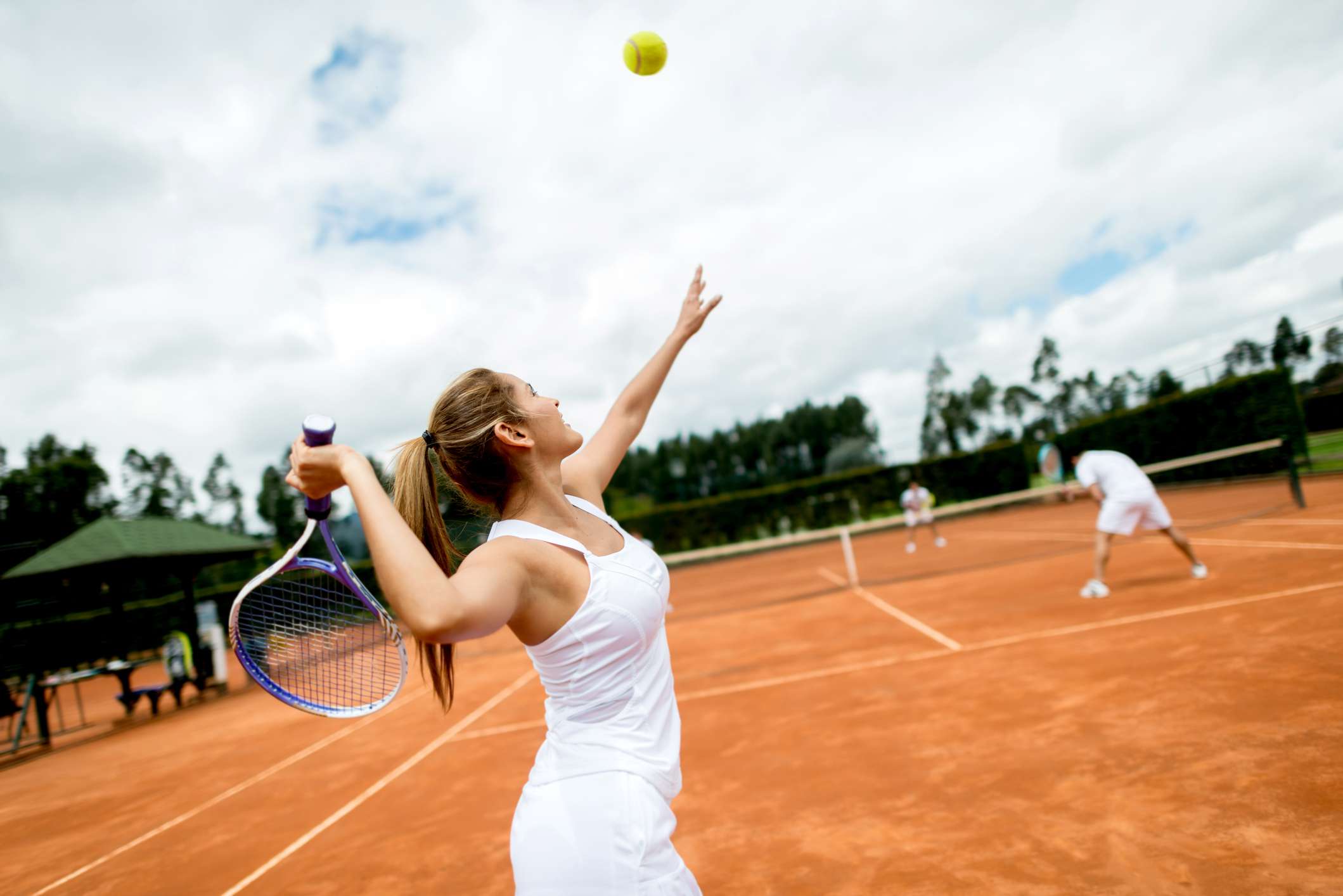 8 formas en que jugar al tenis puede mejorar tu salud mental y física
