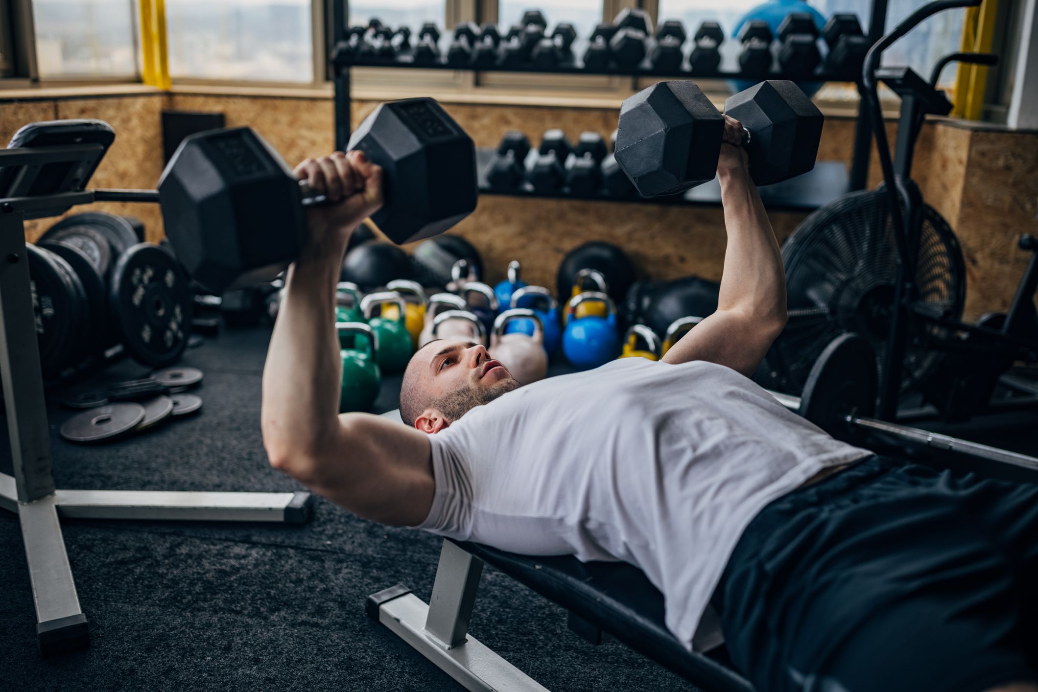 Cómo Planificar un Entrenamiento de Push Day para Ganancias en la Parte Superior del Cuerpo