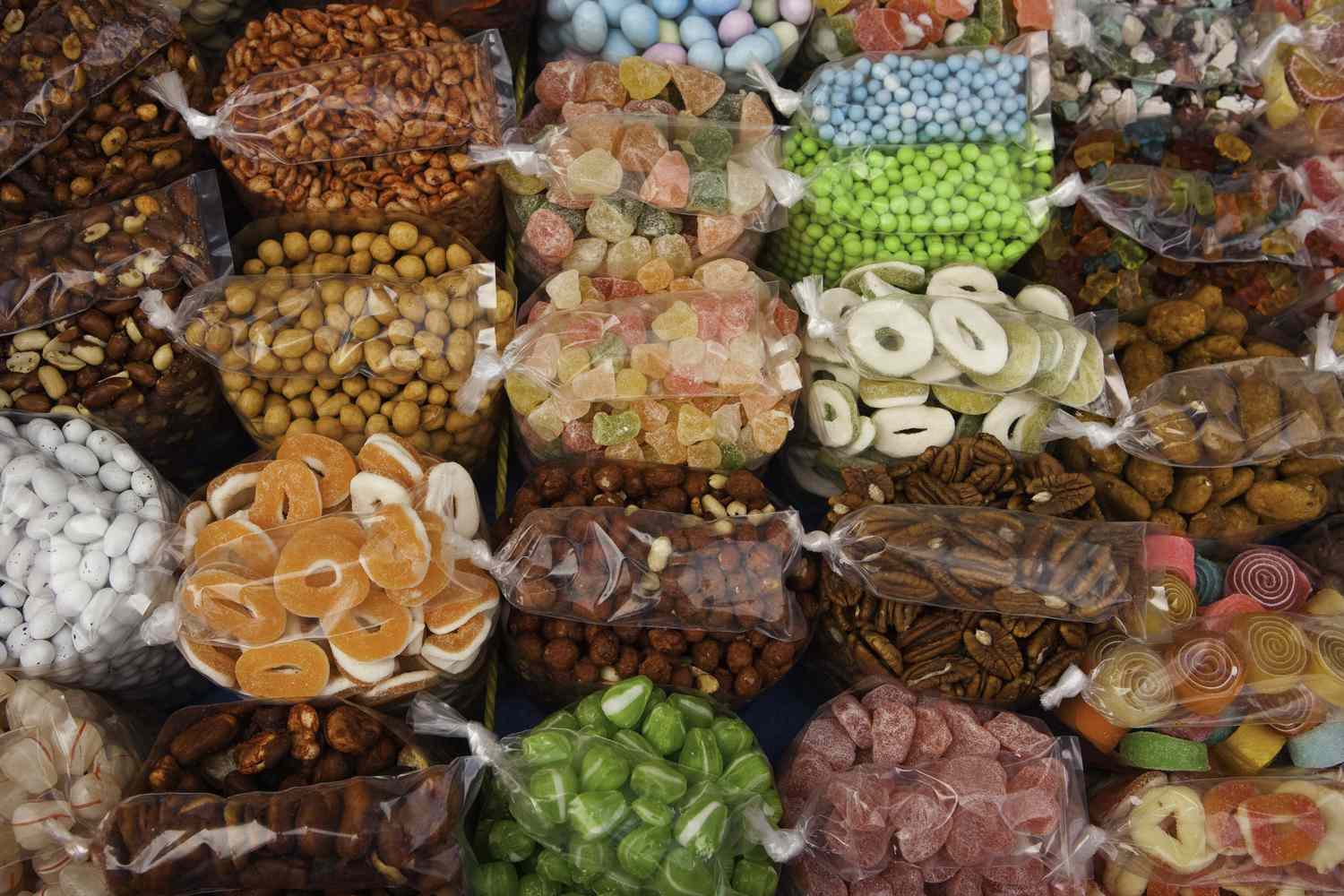 12 Alimentos y Bebidas Comunes que Añaden Calorías de Forma Sutil a Tu Dieta