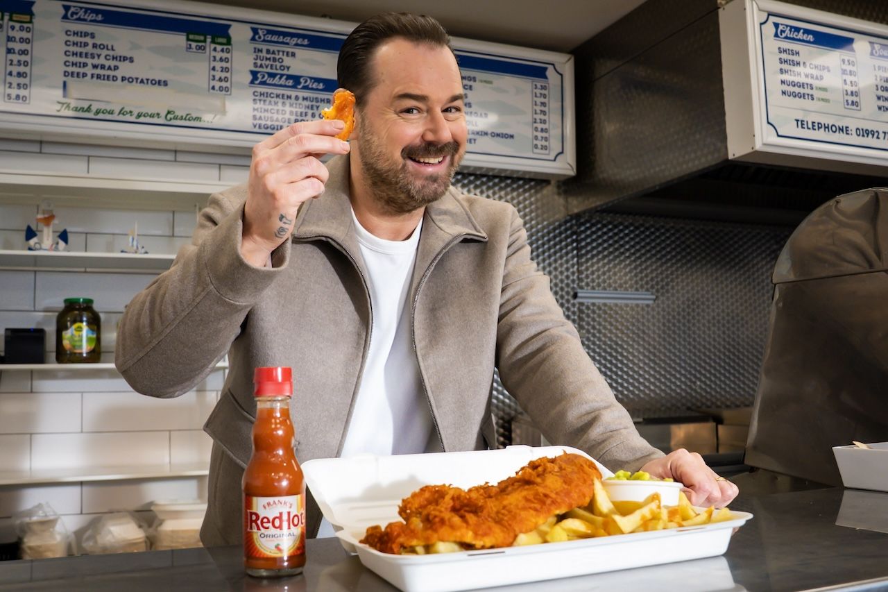 Danny Dyer revela su giro 'muy travieso' en el pescado frito