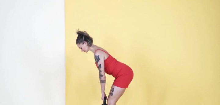 9 Crazy-Effective Beginner Kettlebell Exercises Even Newbies Can Master
