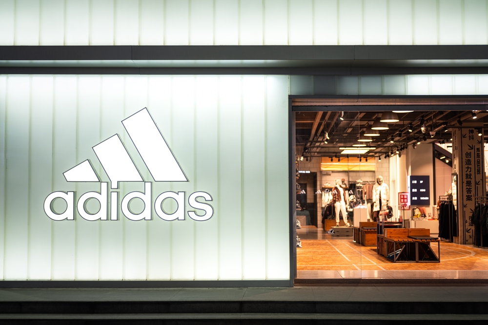 ADIDAS: EL CAMBIO DE JUEGO DEL F脷TBOL Y LA MODA