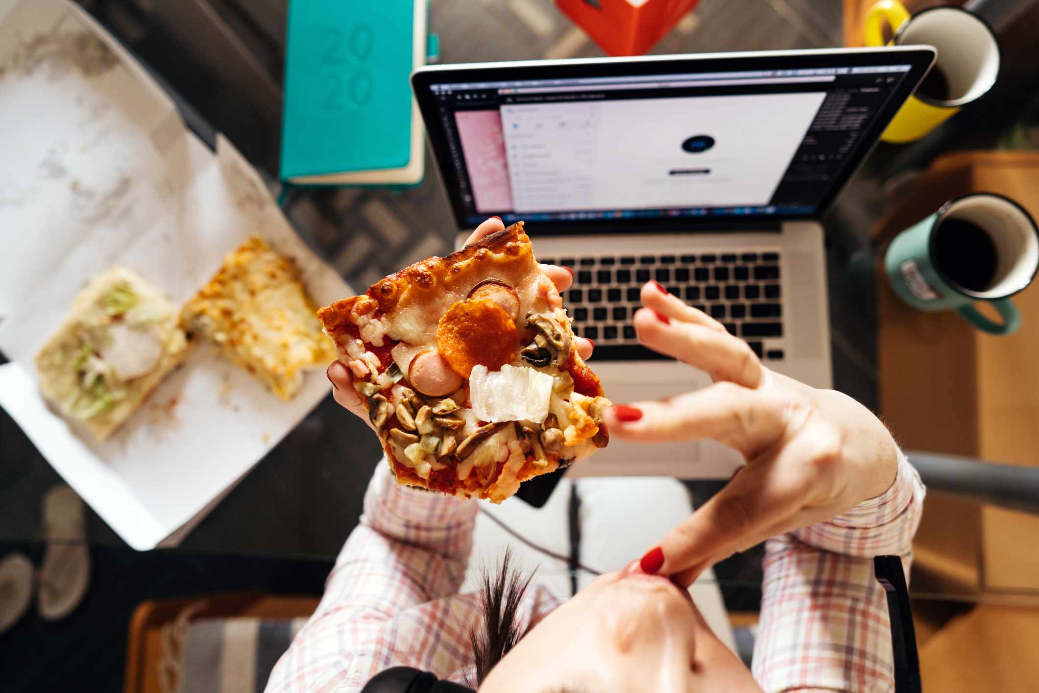7 Formas Efectivas de Ayudarte a Dejar de Comer en Exceso