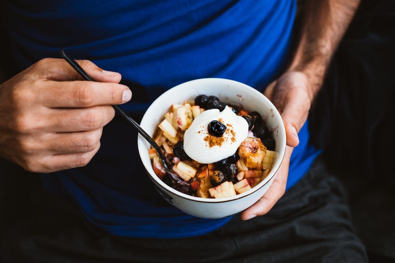 Eat More for Fat Loss, Says Top Nutrition Author