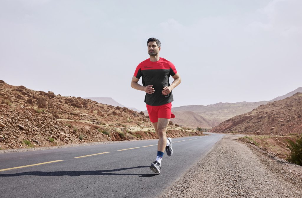 FALKE: Elevando tu rendimiento en el Marat贸n de Londres con equipo de carrera premium