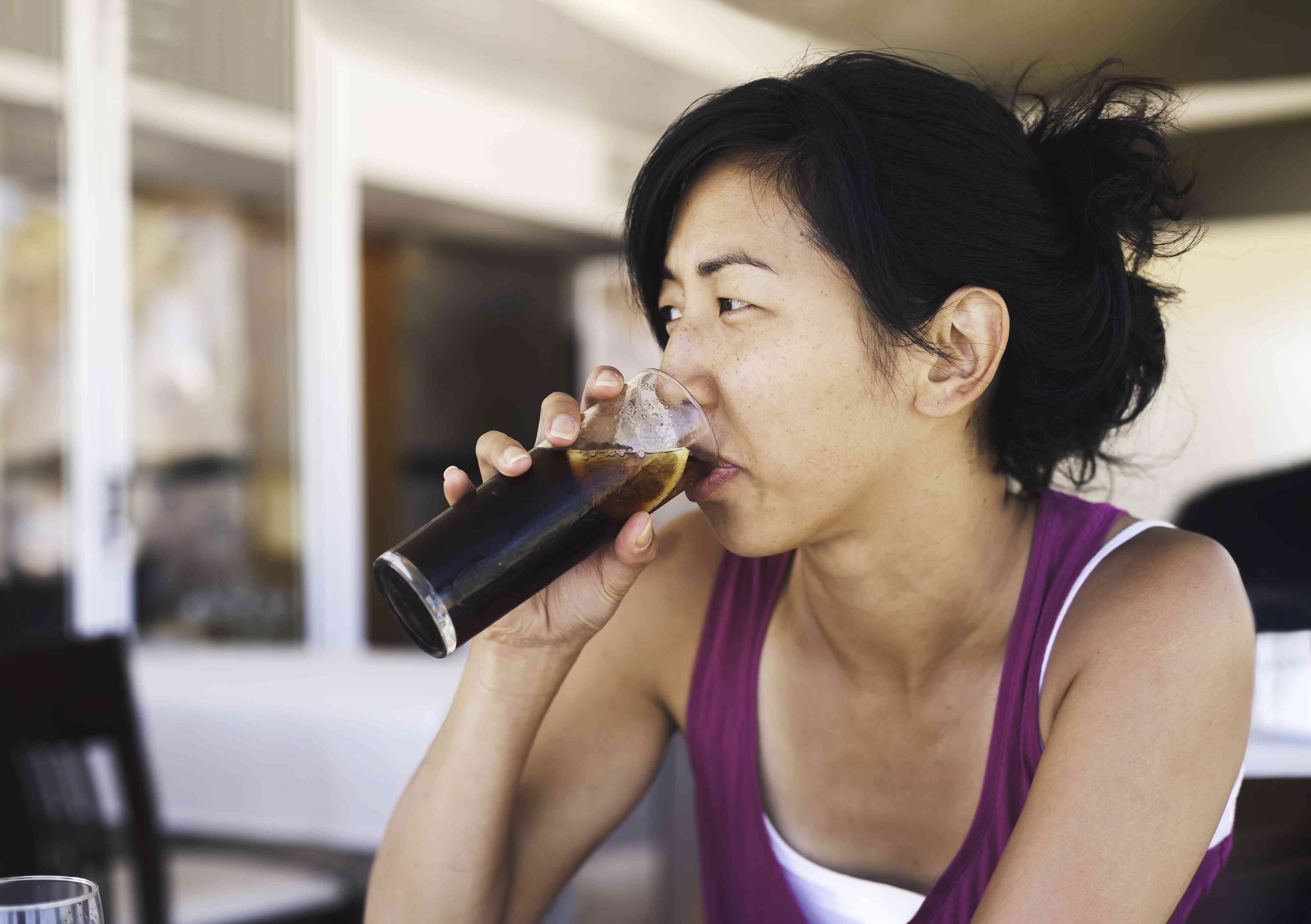 Cáncer Oral y Refrescos—Nueva Investigación Sugiere que Podría Existir un Vínculo