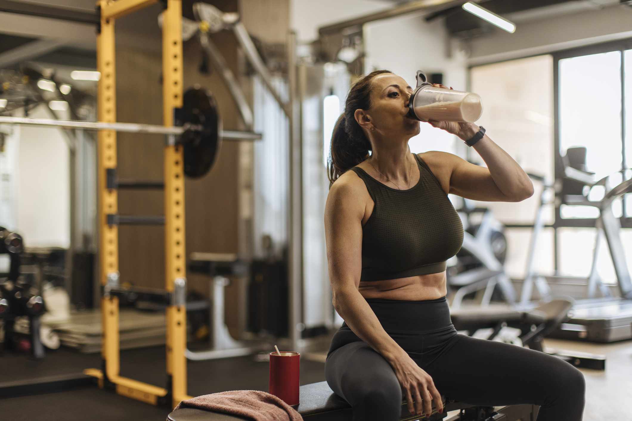 ¿Deberías tomar creatina antes o después de tu entrenamiento? Lo que dice la investigación