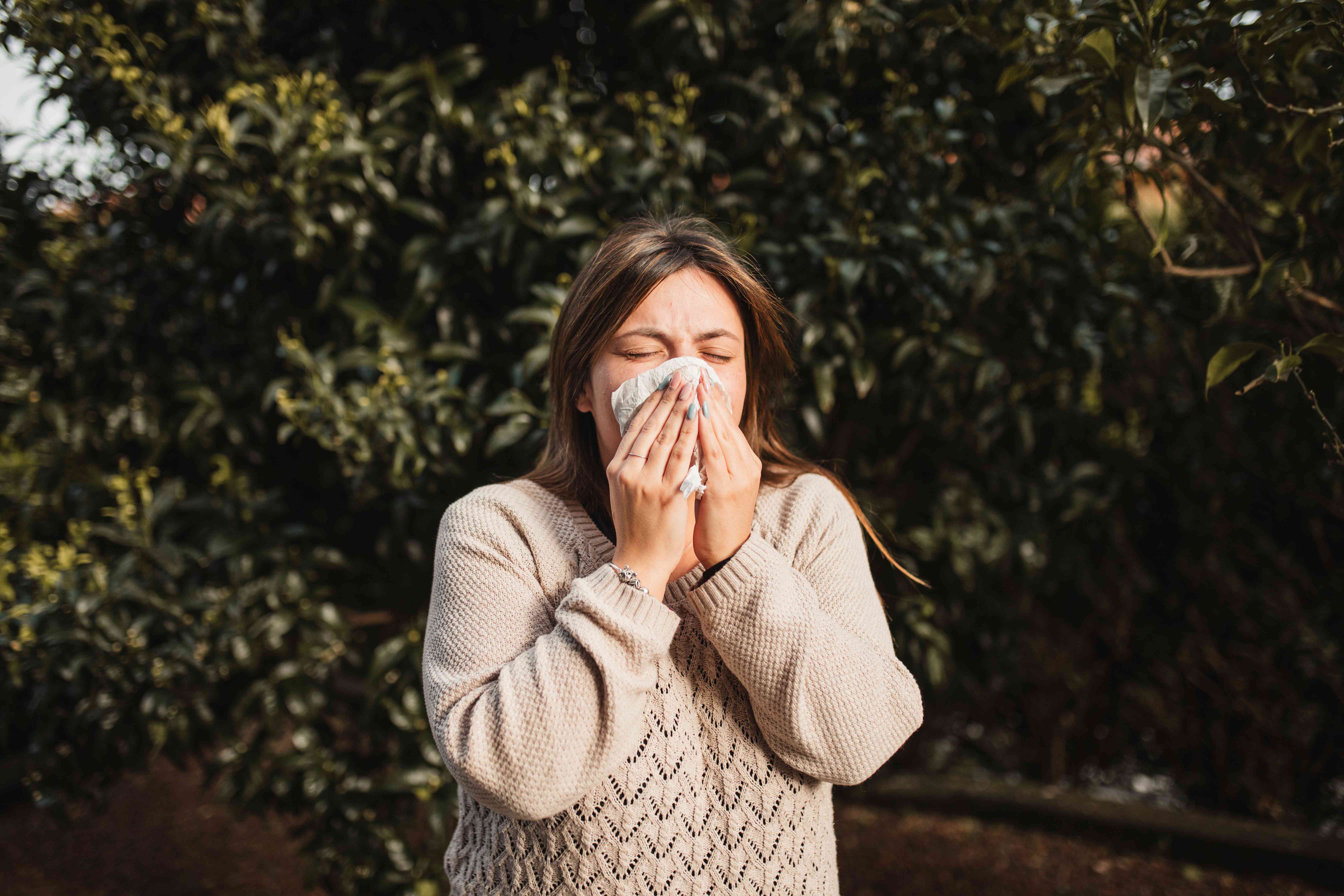 Los suplementos prometen alivio natural para las alergias, ¿pero realmente funcionan?