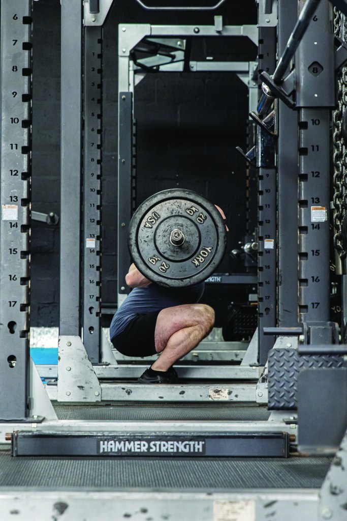 Este entrenamiento de tres levantamientos es el ejercicio más eficiente en tiempo para trabajar todos los grupos musculares