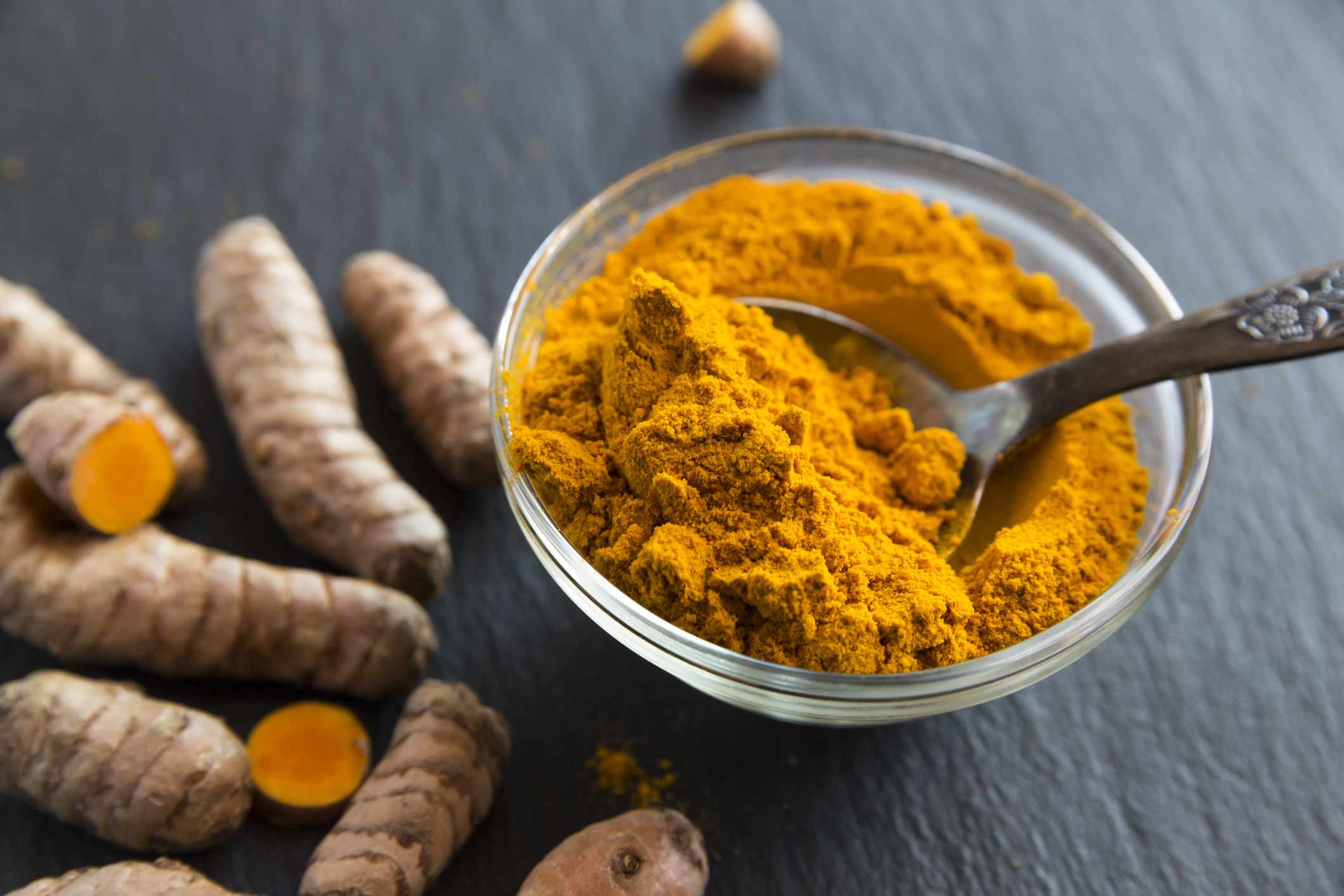 12 Razones por las que la Cúrcuma Debería ser un Elemento Básico en Tu Dieta