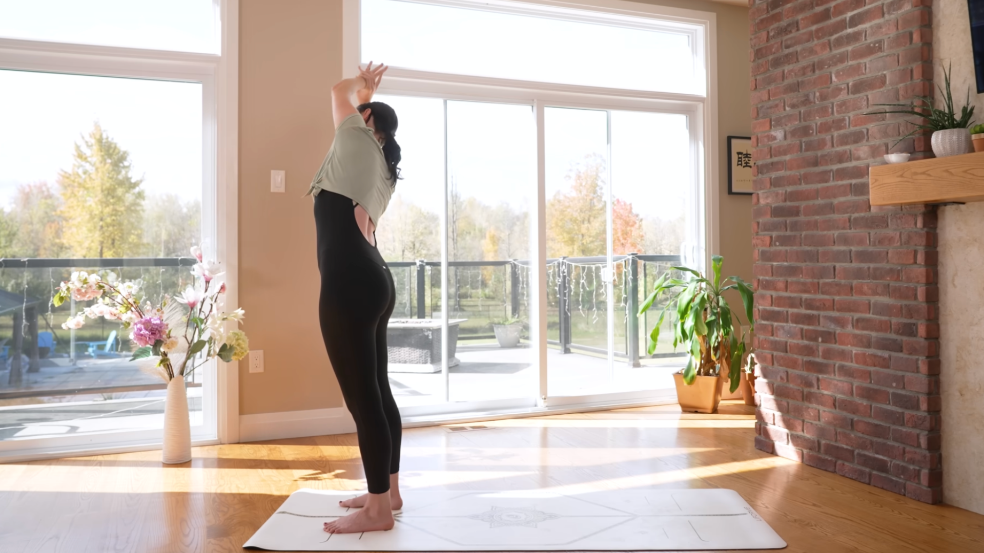 Yoga Matutino de 15 Minutos para Estirar y Fortalecer