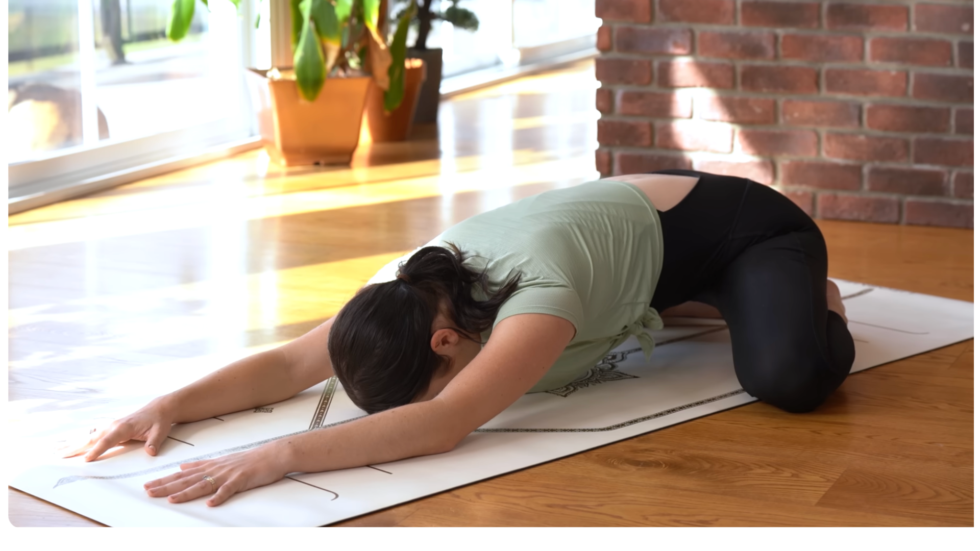 Yoga Matutino de 15 Minutos para Estirar y Fortalecer