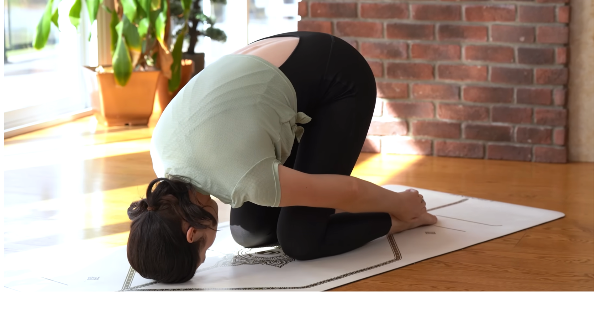 Yoga Matutino de 15 Minutos para Estirar y Fortalecer