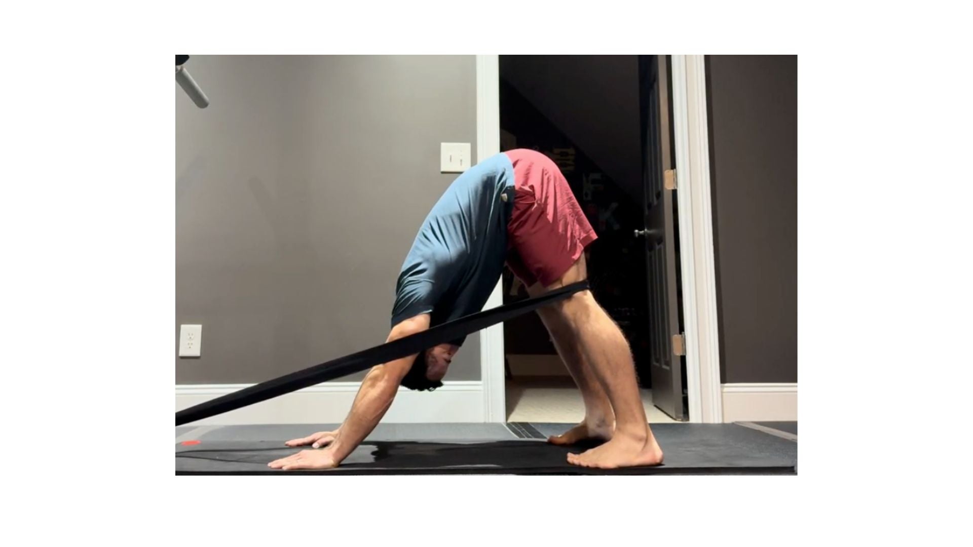 Mejora Tu Movilidad Añadiendo Bandas de Resistencia a las Posturas de Yoga