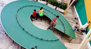 Alucina con lo que se puede hacer en esta mesa de ping-pong... ¡circular!