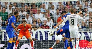 ¿Limpia en el vestuario del Real Madrid tras la eliminación de la Champions?