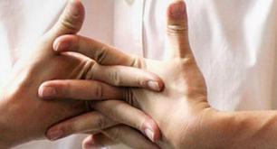¿Te crujes los dedos de la mano? 