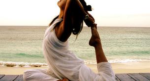 3 posturas de yoga que alivian tu dolor menstrual 