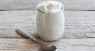 ¿Sabías que puedes comer yogur aunque tengas problemas para digerir la lactosa?